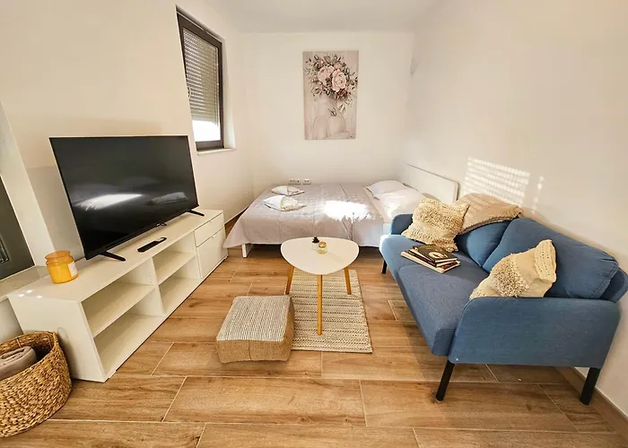 Modern Cityscape Apartman Zadar