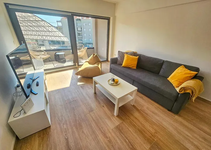 Modern Cityscape Apartman *